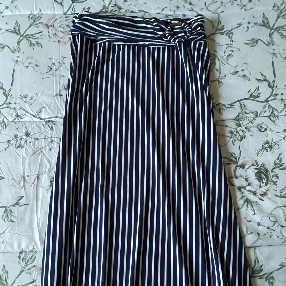 Brand : ROBERT LOUIS. 92% POLYESTER. 8% SPANDEX